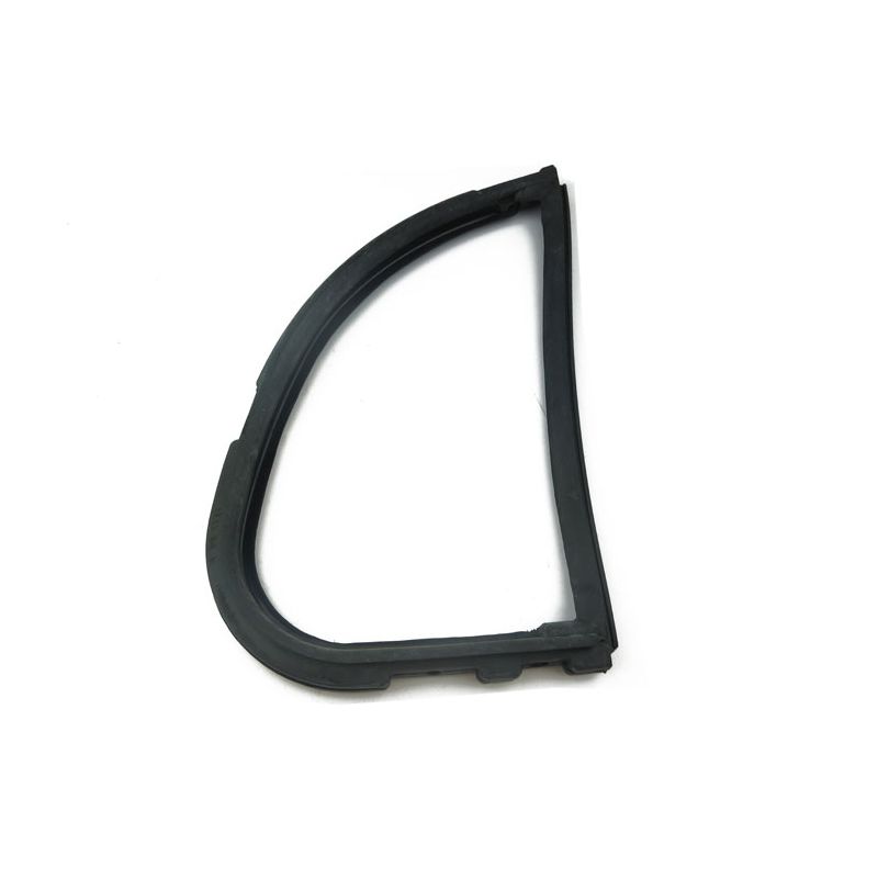 RH REAR QUARTER LIGHT SEAL:  MK1