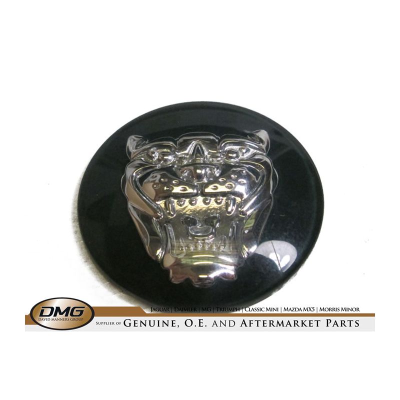 ROAD WHEEL BADGE (SILVER/GREEN):  XJ (X350)