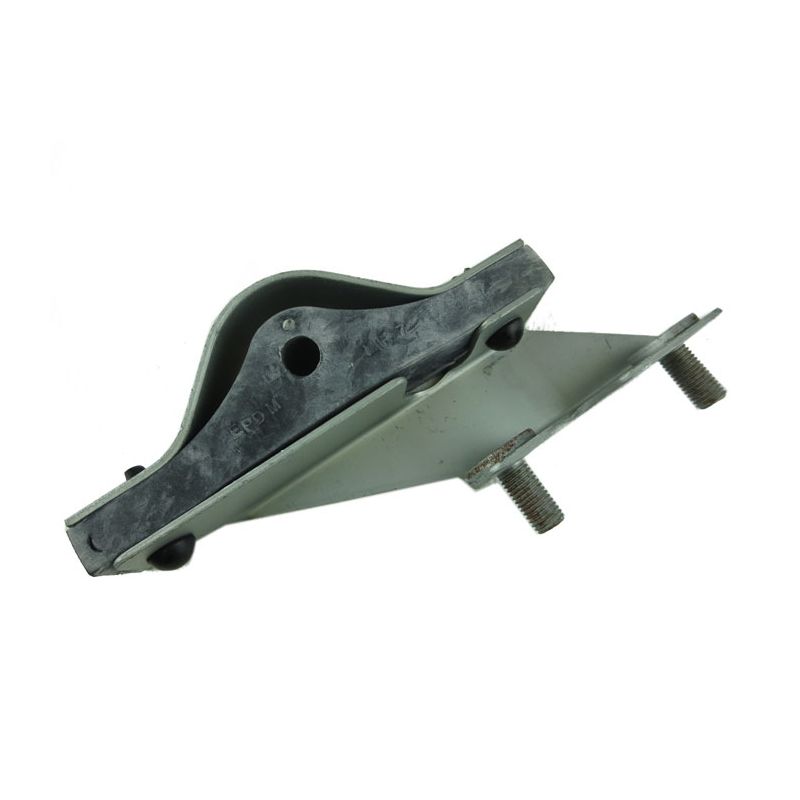 REAR EXHAUST MOUNTING:  XJS