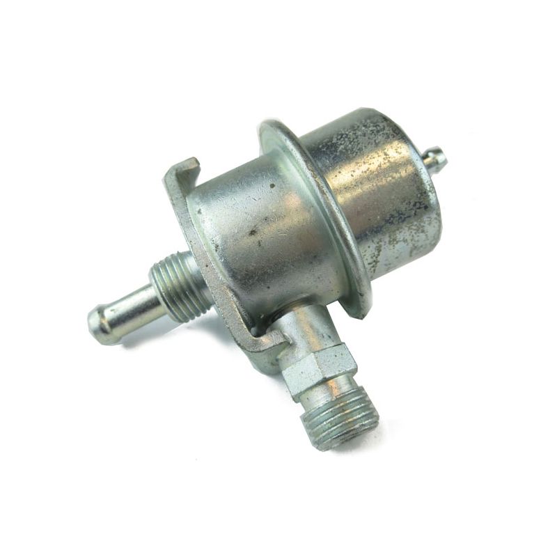 Fuel pressure Regulator Outlet Jaguar XJ6 XJ12 Series 3 / XJ-S 5.3 V12 - EAC4864