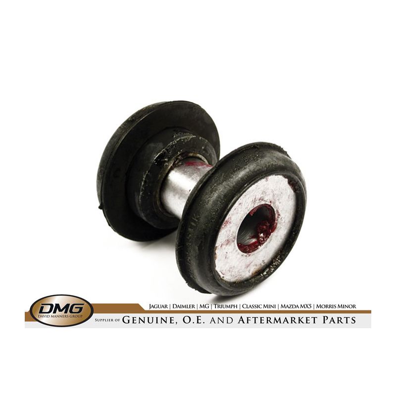 TOP WISHBONE BUSH:  XK8