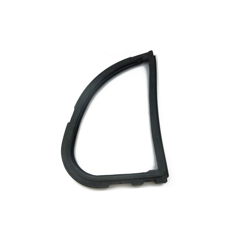 RH REAR QUARTER LIGHT SEAL:  MK1