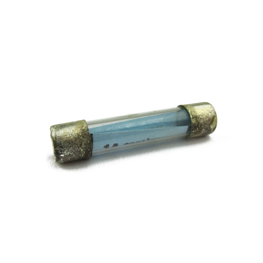 FUSE (2 AMP):  XJ12 S3