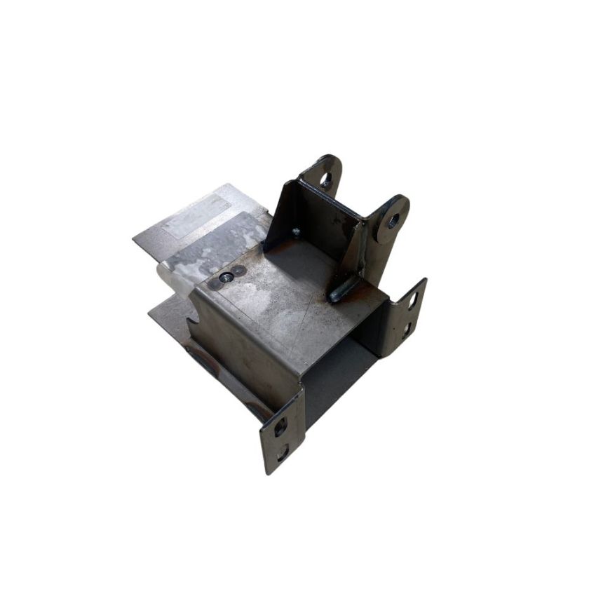 LEFT HAND REAR OUTRIGGER:  DART B-SPEC