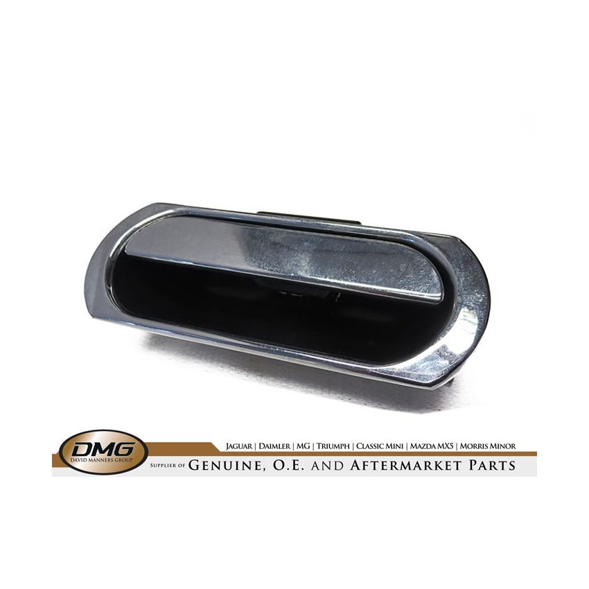 LH FRONT DOOR HANDLE (CHROME):  XJ S3