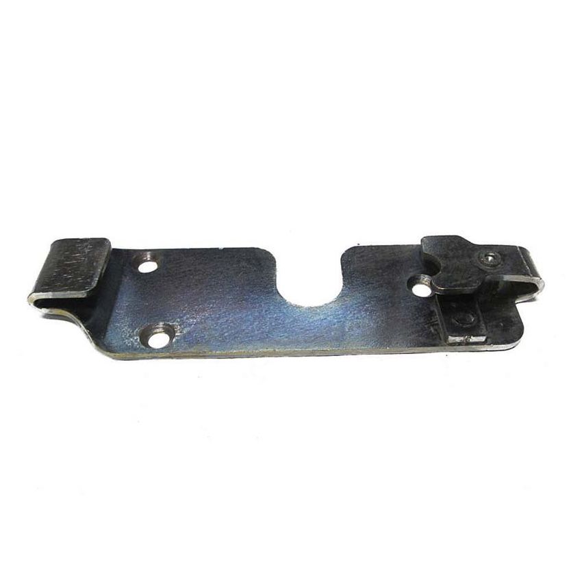 LH DOOR STRIKER PLATE:  XK140, XK150 FHC