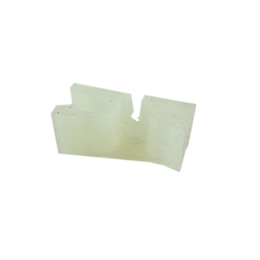 PETROL PIPE CLIP:  E-TYPE V12