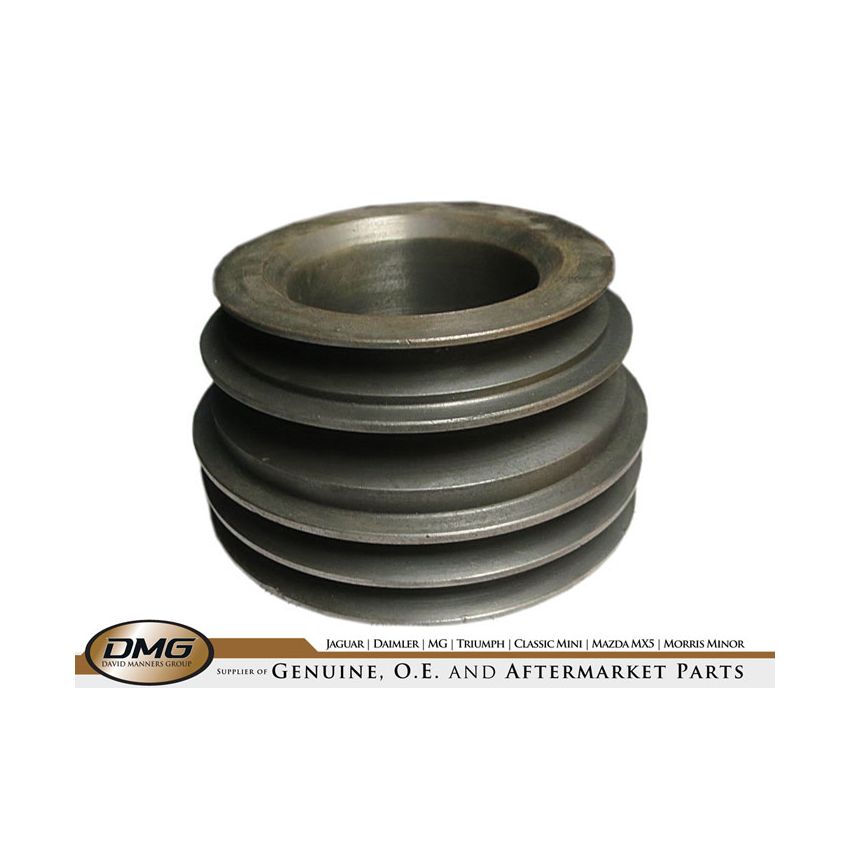 WATER PUMP PULLEY:  E-TYPE V12