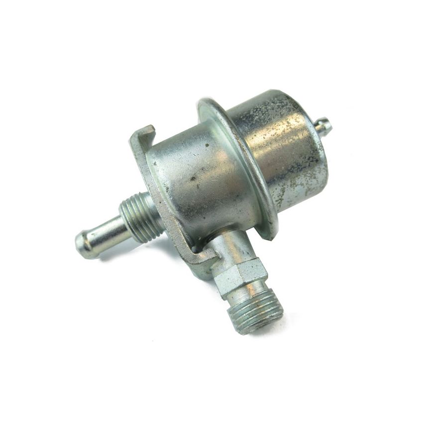 Fuel pressure Regulator Outlet Jaguar XJ6 XJ12 Series 3 / XJ-S 5.3 V12 - EAC4864