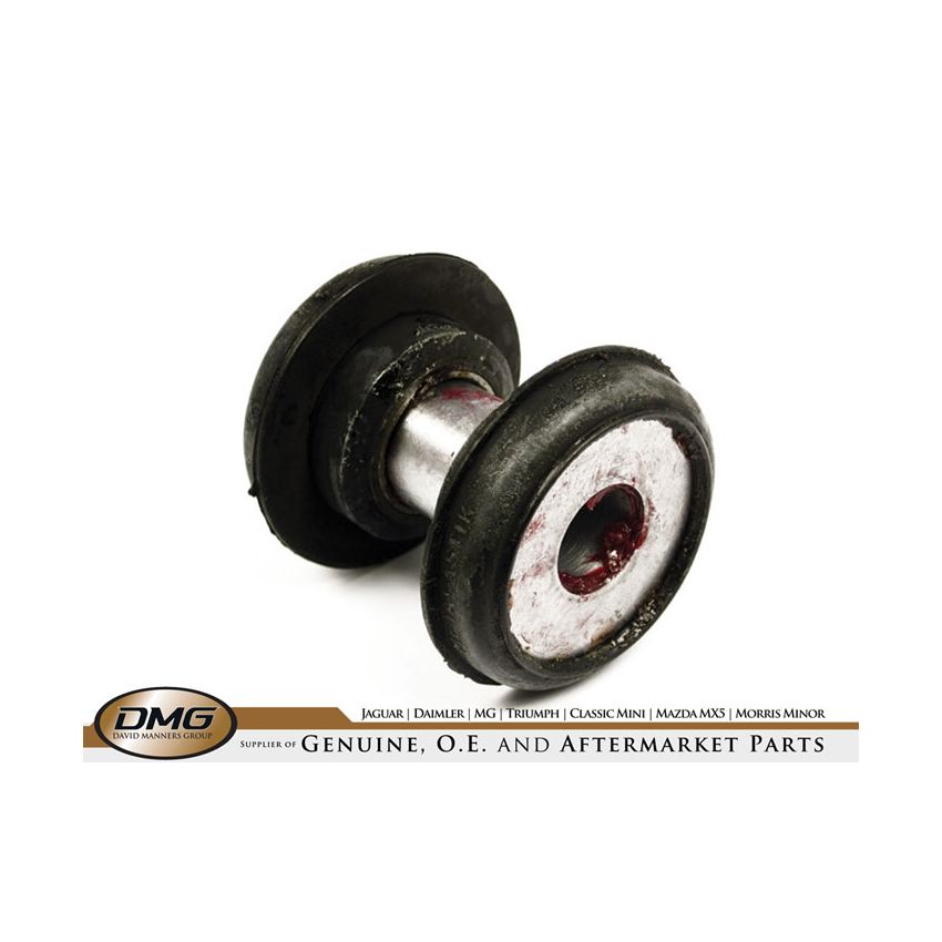 TOP WISHBONE BUSH:  XK8