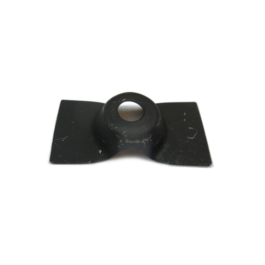 CARPET STUD RETAINER:  E-TYPE